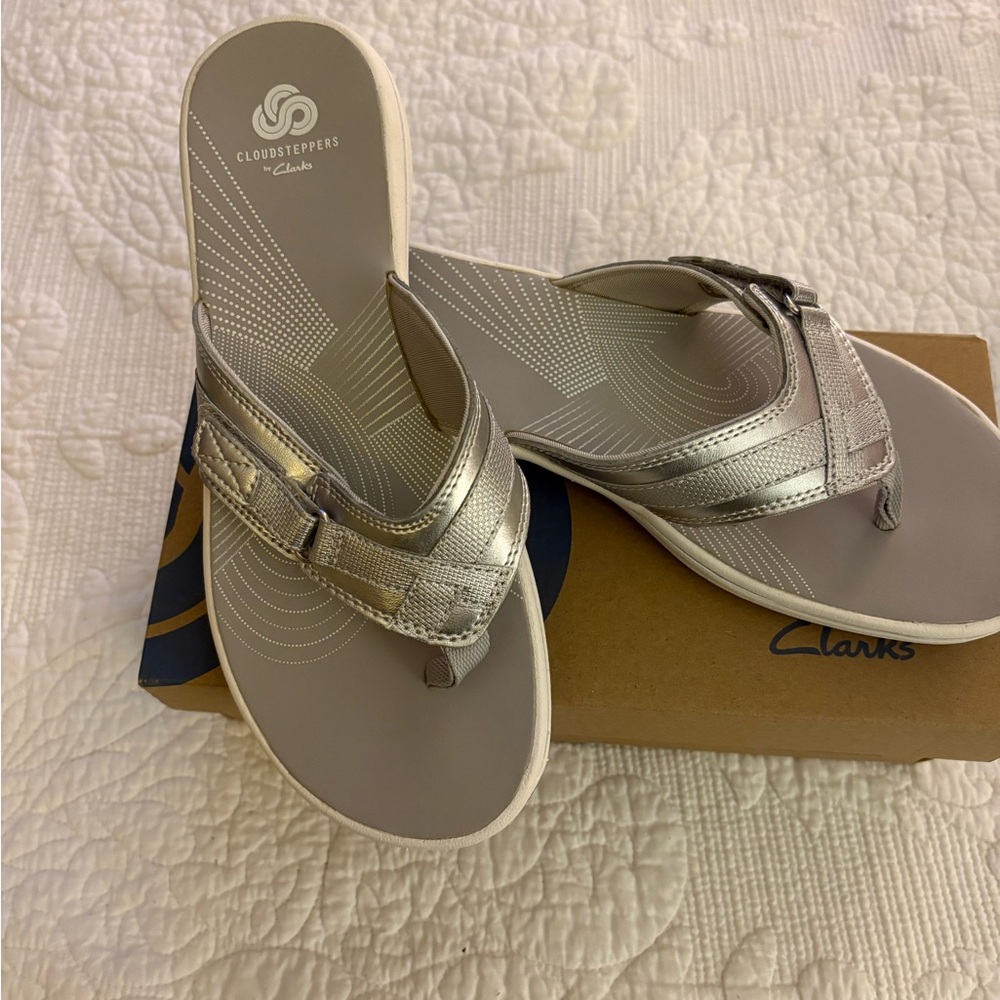 Clarks Cloudsteppers Women's Metallic Silver Sandals Size 8